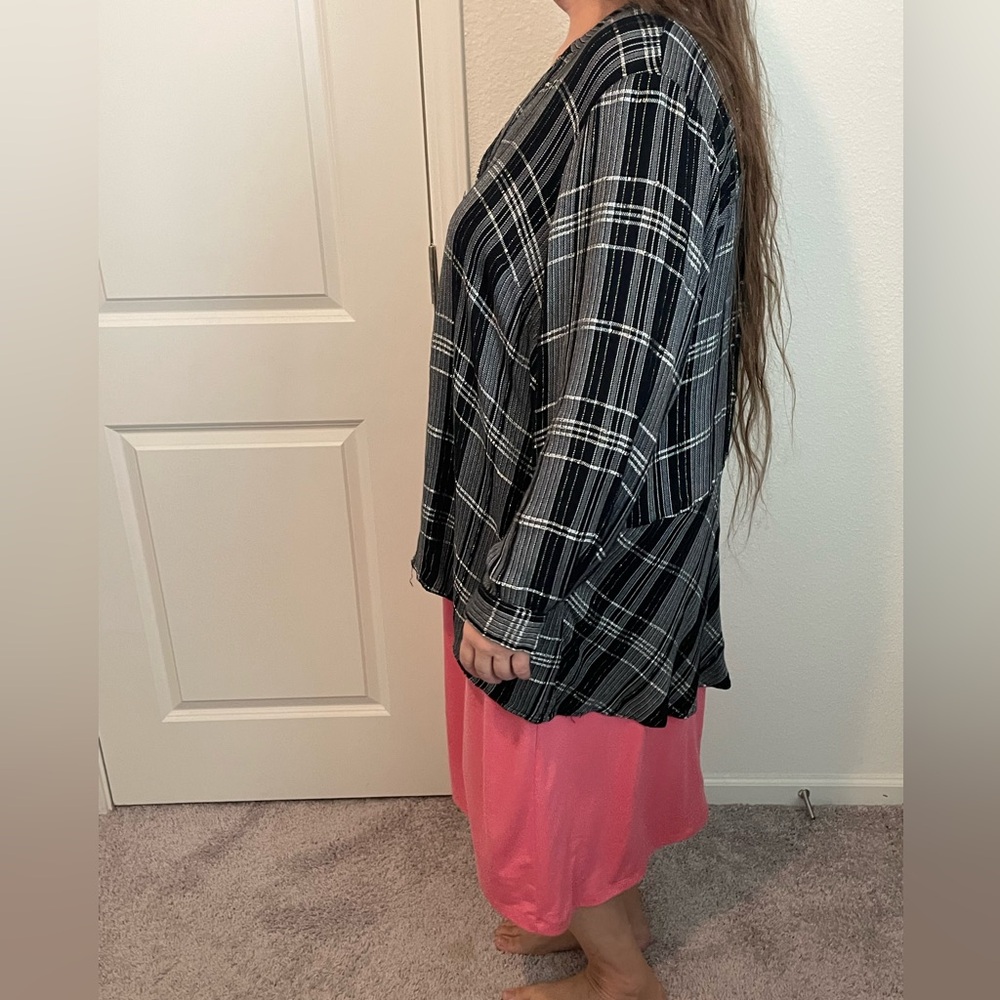 High-Low Holiday Blouse - Picture 2 of 6